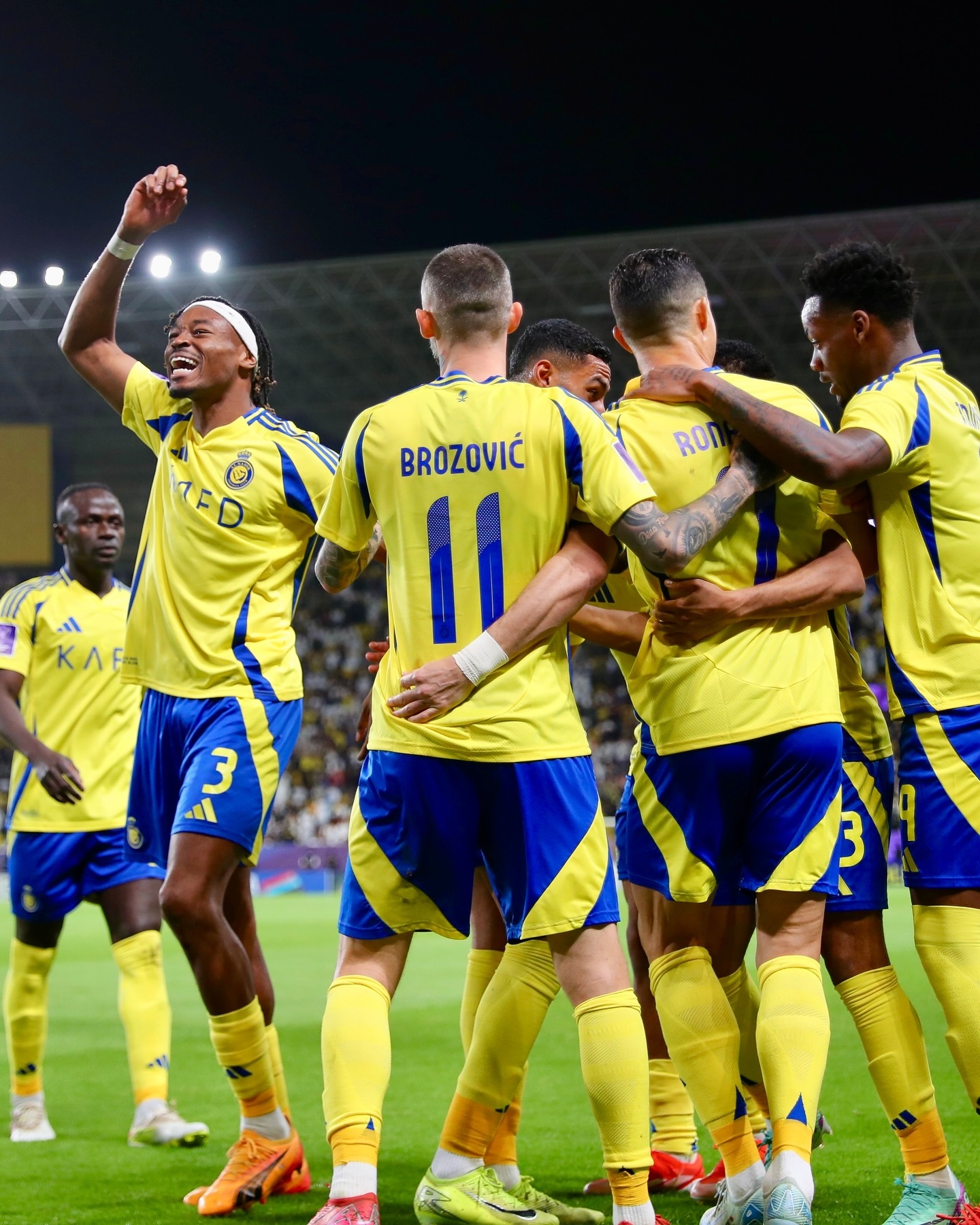 DB体育官方app下载-C罗对阵恒大展开拉锯大战，最终险胜对手！